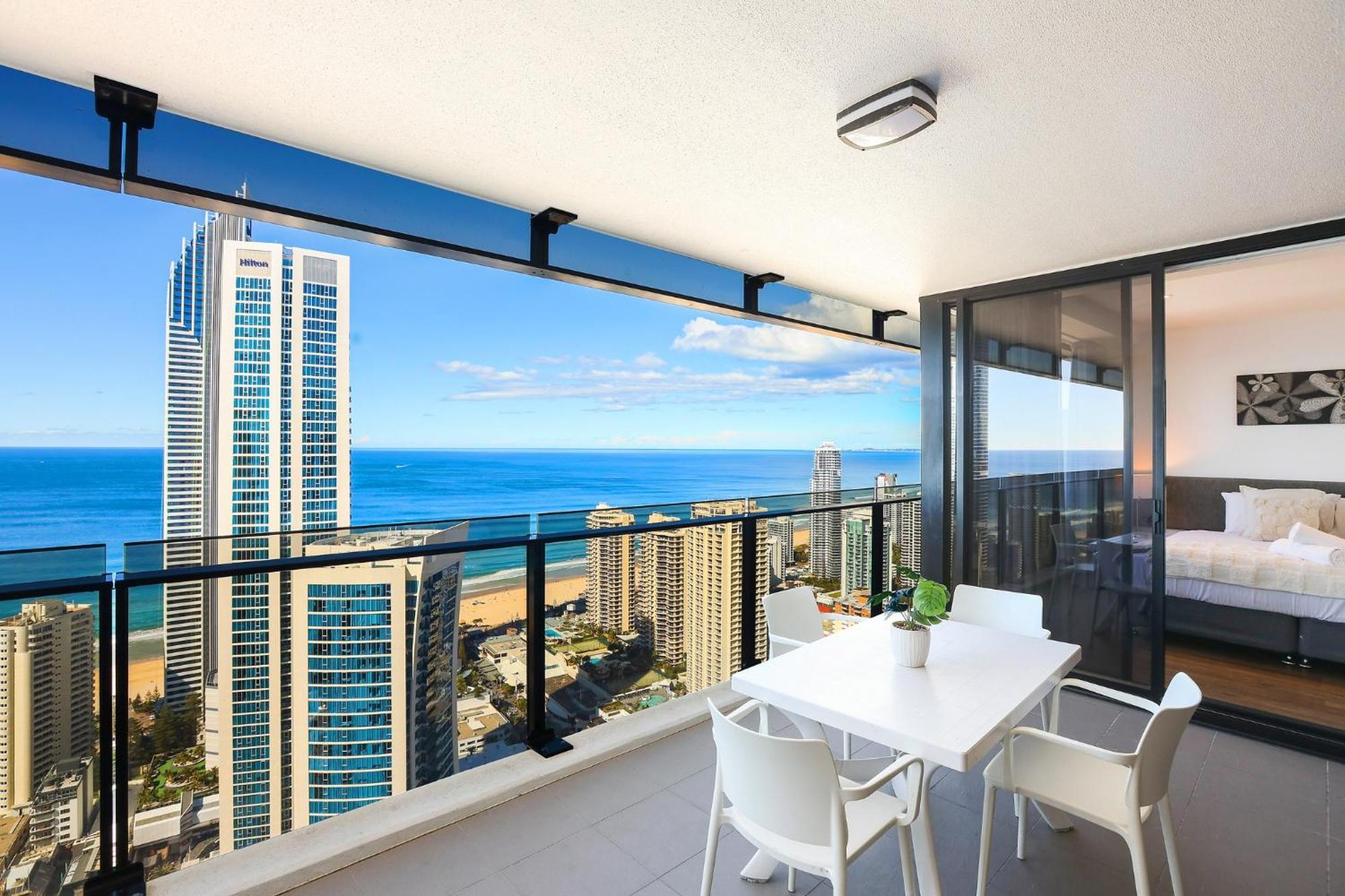 Circle On Cavill 2, 3, 4 & 5 Bedroom Skyhomes & Sub Penthouses By Gold Coast Holidays Εξωτερικό φωτογραφία
