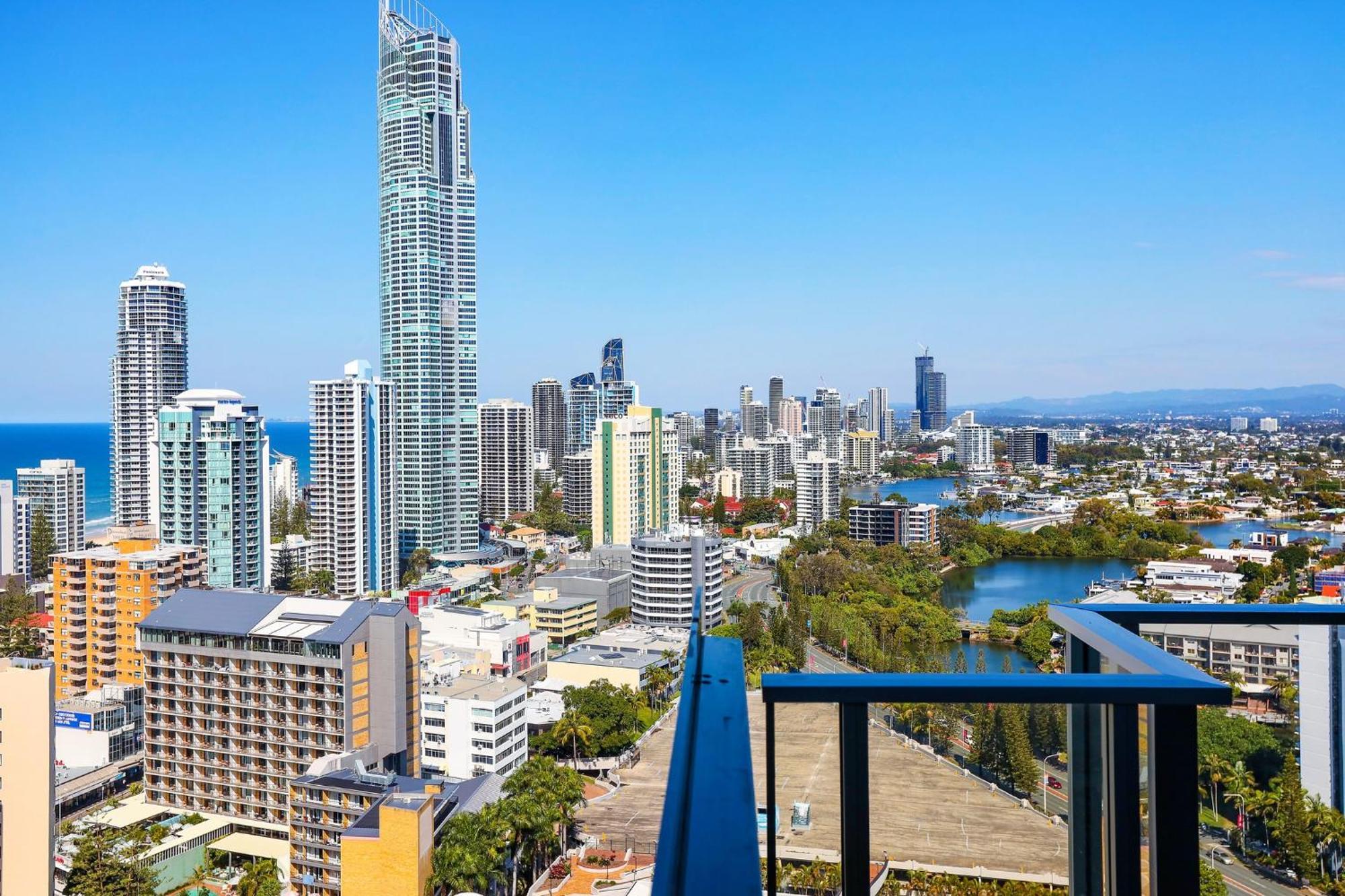 Circle On Cavill 2, 3, 4 & 5 Bedroom Skyhomes & Sub Penthouses By Gold Coast Holidays Εξωτερικό φωτογραφία